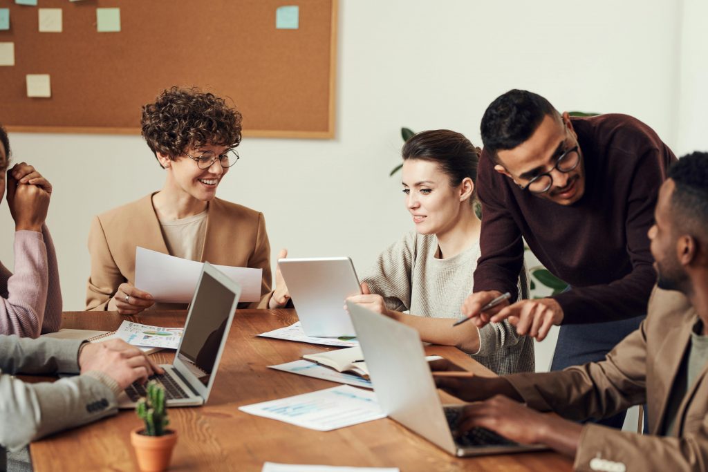 pexels-fauxels-3184360 IT-Beratungsteam bei der strategischen Planung